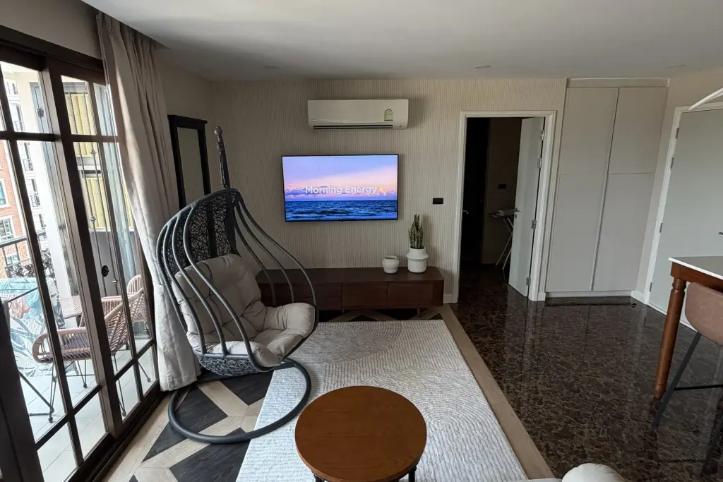 2 Bedroom Condo for Sale at Espana Condo Resort, Pattaya, Thailand — 2-bedroom Condo — photo 1