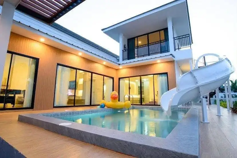 4 Bedroom House for Sale & Rent in Huai Yai, Pattaya, Thailand — 4-bedroom House — photo 1
