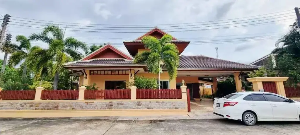 3 Bedroom House for Rent in Nong Pla Lai, Pattaya, Thailand — 3-bedroom House — photo 1