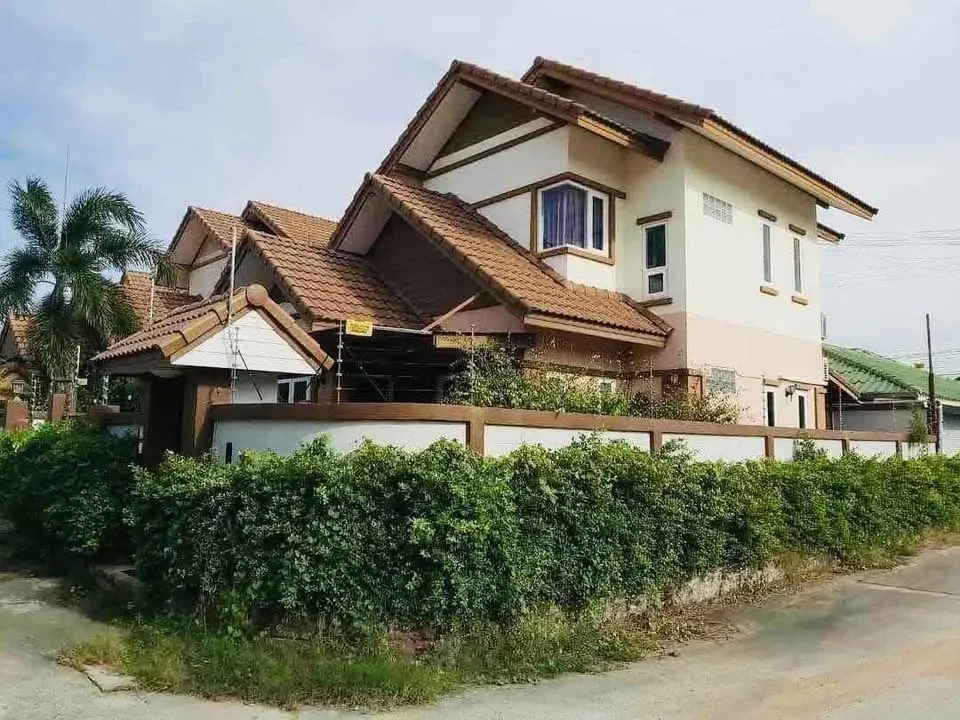 3 Bedroom House for Sale & Rent in East Pattaya, Pattaya, Thailand — 3-bedroom House — photo 1