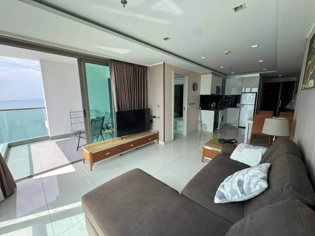 1 Bedroom Condo for Sale at Wongamat Tower, Pattaya, Thailand — 1-bedroom Condo — photo 1