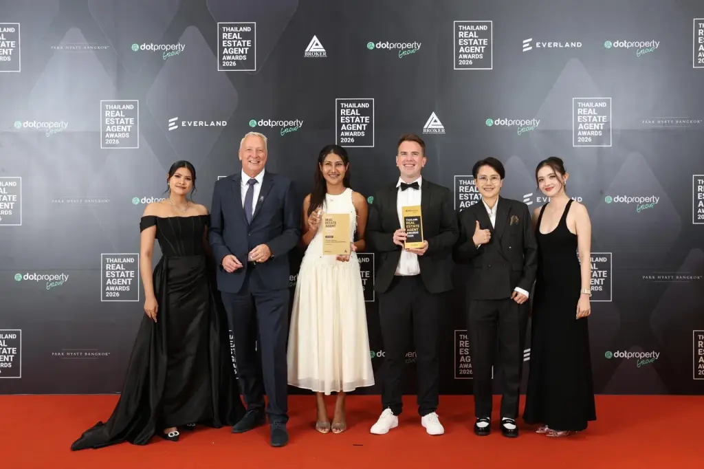 Pearl Property team celebrating at the Thailand Real Estate Agent Awards 2026