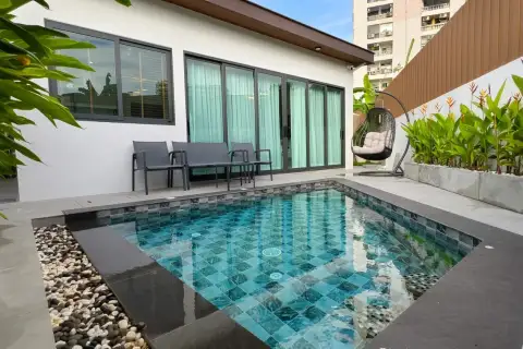 3 Bedroom House for Sale in Central Pattaya modern kitchen with island