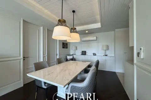 3 Bedroom Condo for Sale in The Grand Pattaya modern dining area