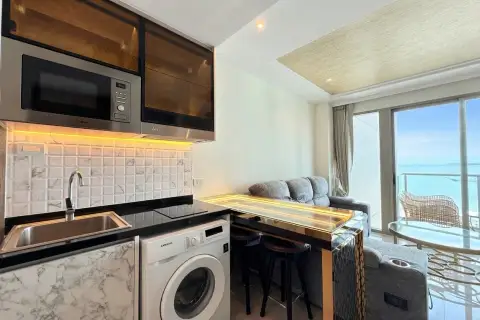 1 Bedroom Condo for Rent in Riviera Monaco, stylish bathroom with shower