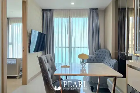 1 Bedroom Condo for Sale in The Riviera Jomtien stylish bathroom with shower
