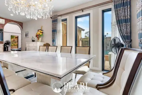 3 Bedroom House for Sale in Nusa Chivani Pattaya front entrance