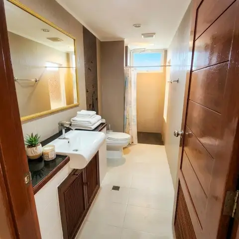1 Bedroom Condo for Sale at Hyde Park Residence 2 bathroom with vanity sink, mirror, and walk-in shower