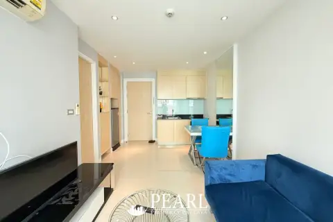 1 Bedroom Condo for Sale in Grande Caribbean modern kitchen with appliances