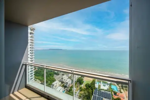 3 Bedroom Condo for Sale in Veranda Residence Pattaya master bedroom with sea view