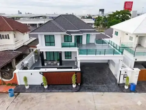 4 Bedroom House for Sale in Central Pattaya, Pattaya, Thailand — 4-bedroom House — photo 2