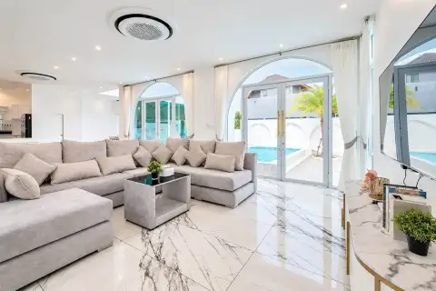 4 Bedroom House for Rent in East Pattaya, Pattaya, Thailand — 4-bedroom House — photo 5