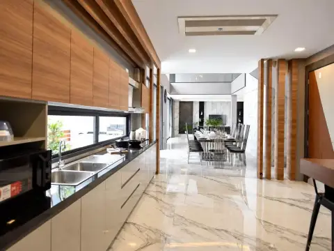 6 Bedroom House for Rent in East Pattaya, Pattaya, Thailand — 6-bedroom House — photo 4