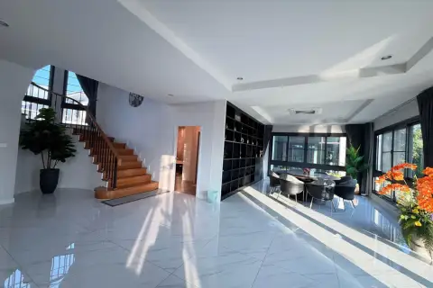 6 Bedroom House for Rent in East Pattaya, Pattaya, Thailand — 6-bedroom House — photo 5