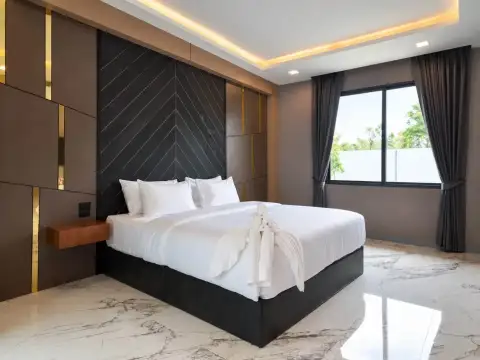 6 Bedroom House for Rent in East Pattaya, Pattaya, Thailand — 6-bedroom House — photo 3