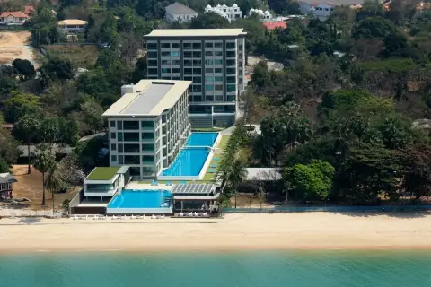 Ananya Beachfront Wongamat close-up of the blue tiled steps leading into the swimming pool.