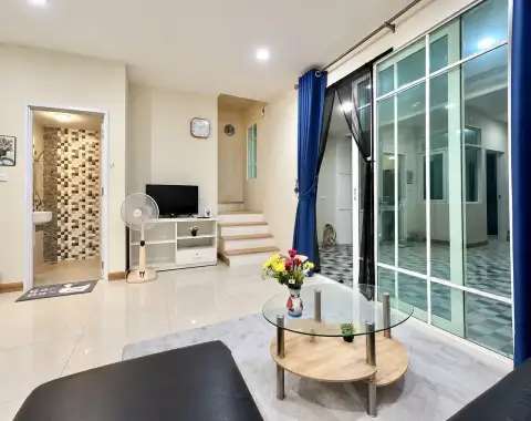 4 Bedroom Townhouse for Rent at Golden Town Pattaya, Pattaya, Thailand — 4-bedroom Townhouse — photo 3