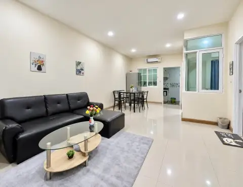 4 Bedroom Townhouse for Rent at Golden Town Pattaya, Pattaya, Thailand — 4-bedroom Townhouse — photo 2