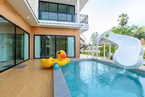 4 Bedroom House for Sale & Rent in Huai Yai, Pattaya, Thailand — 4-bedroom House — photo 2