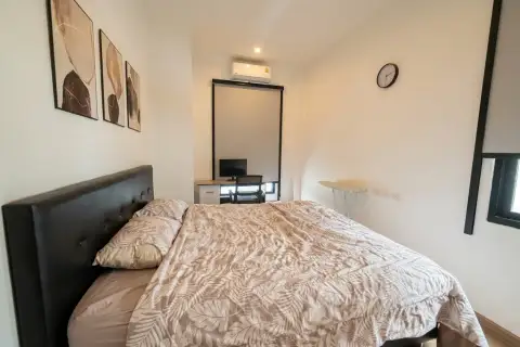 3 Bedroom House for Sale at Glam Boonsampan 6 bedroom with black leather bed and study desk