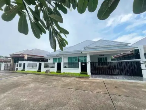 3 Bedroom House for Sale in Jomtien, Pattaya, Thailand — 3-bedroom House — photo 2