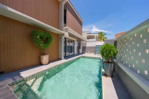 5 Bedroom House for Sale at Eakmongkol Thepprasit, Pattaya, Thailand — 5-bedroom House — photo 2