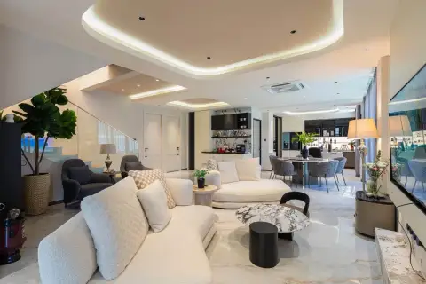 5 Bedroom House for Sale at Eakmongkol Thepprasit, Pattaya, Thailand — 5-bedroom House — photo 4