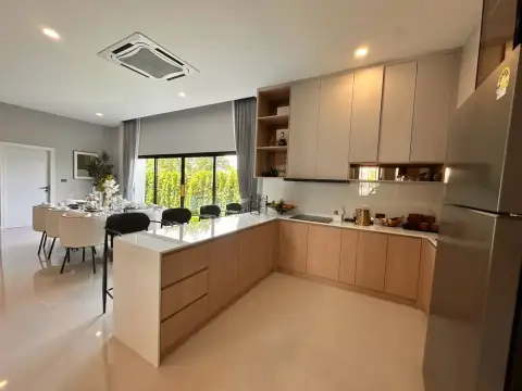 5 Bedroom House for Rent in Jomtien, Pattaya, Thailand — 5-bedroom House — photo 5