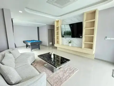 5 Bedroom House for Sale & Rent in Jomtien, Pattaya, Thailand — 5-bedroom House — photo 3