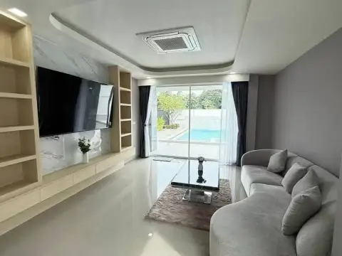 5 Bedroom House for Sale & Rent in Jomtien, Pattaya, Thailand — 5-bedroom House — photo 2