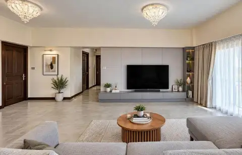 3 Bedroom Condo for Sale at Keha Thepprasit lounge with flat-screen TV, built-in media cabinet and crystal ceiling lights