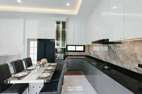 4 Bedroom House for Sale in Mabprachan, Pattaya, Thailand — 4-bedroom House — photo 3