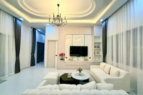 4 Bedroom House for Sale in Mabprachan, Pattaya, Thailand — 4-bedroom House — photo 2