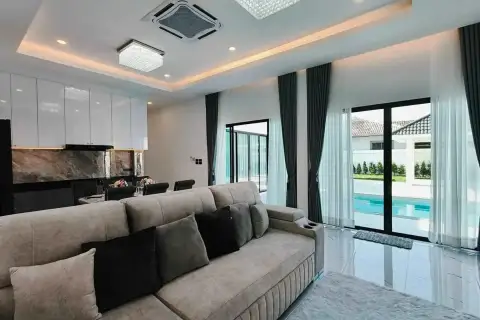 4 Bedroom House for Sale in Mabprachan, Pattaya, Thailand — 4-bedroom House — photo 2