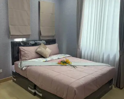 3 Bedroom House for Sale in Mabprachan bedroom with pink bedding and black headboard near window
