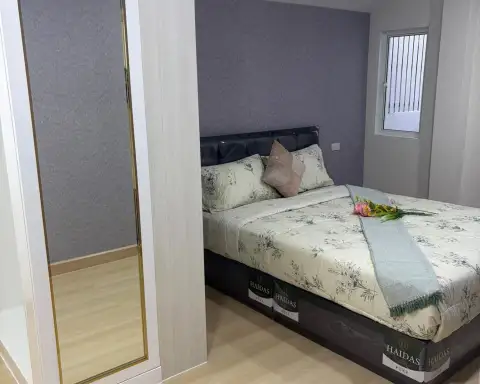 3 Bedroom House for Sale in Mabprachan bedroom with floral bedspread, mirrored wardrobe, and bright window