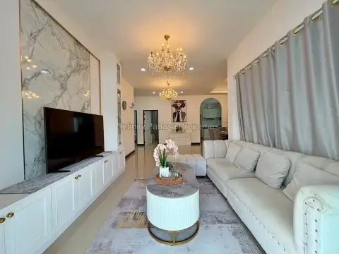 3 Bedroom House for Rent in Mabprachan living room with marble TV wall and crystal chandeliers