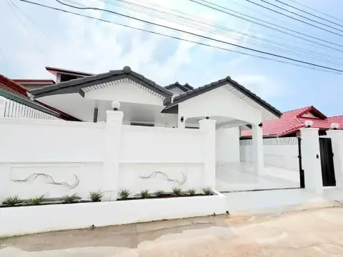 3 Bedroom House for Sale in Na Kluea, Pattaya, Thailand — 3-bedroom House — photo 2