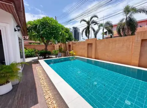 3 Bedroom House for Rent in Na Kluea private swimming pool with poolside garden and city skyline view