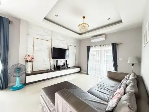 3 Bedroom House for Rent in Nong Pla Lai, Pattaya, Thailand — 3-bedroom House — photo 2