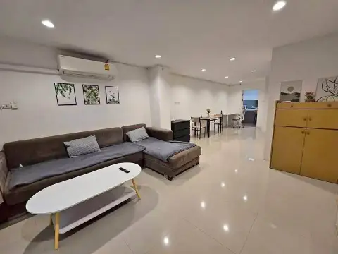 2 Bedroom Townhouse for Rent in East Pattaya, Pattaya, Thailand — 2-bedroom Townhouse — photo 2