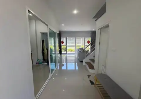 3 Bedroom Townhouse for Sale at Supalai Ville Pattaya - Motorway, Pattaya, Thailand — 3-bedroom Townhouse — photo 3