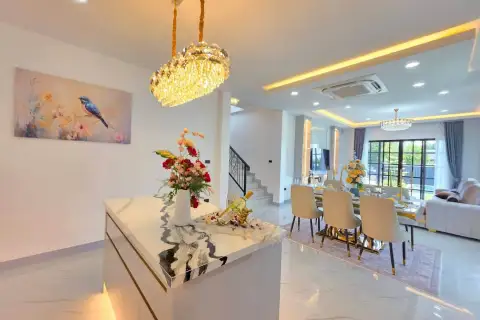 4 Bedroom House for Sale in Huai Yai, Pattaya, Thailand — 4-bedroom House — photo 5