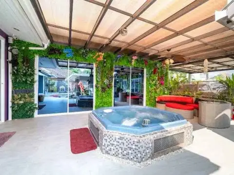 5 Bedroom House for Sale & Rent in Huai Yai, Pattaya, Thailand — 5-bedroom House — photo 5