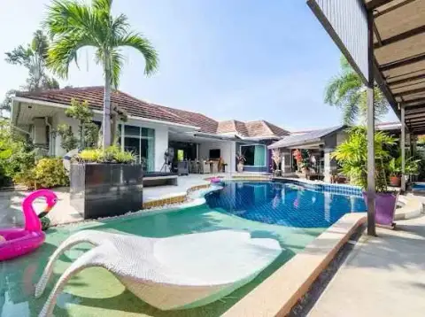 5 Bedroom House for Sale & Rent in Huai Yai, Pattaya, Thailand — 5-bedroom House — photo 2