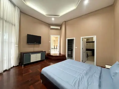 5 Bedroom House for Rent at Paradise Villa 1 & 2, Pattaya, Thailand — 5-bedroom House — photo 4