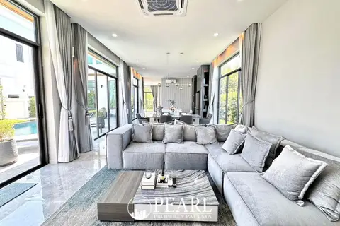 4 Bedroom House for Sale in The Sugar Palm Villa elegant dining area