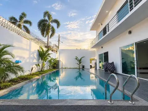 6 Bedroom House for Rent in Pratumnak Hill, Pattaya, Thailand — 6-bedroom House — photo 3