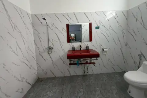 6 Bedroom House for Sale & Rent in Pratumnak Hill bathroom with red vanity sink and marble walls
