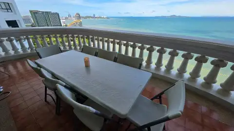3 Bedroom Condo for Rent at Sky Beach, Pattaya, Thailand — 3-bedroom Condo — photo 3